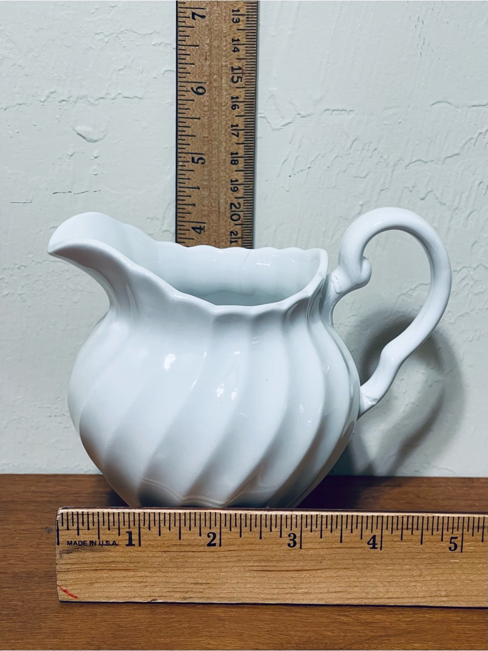 Johnson Brothers Regency Snowhite Patten Earthenware Creamer Swirl Made England - Picture 11 of 12
